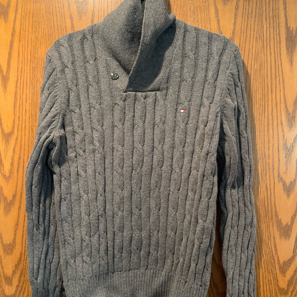 Tommy Hilfiger | Medium | Gray